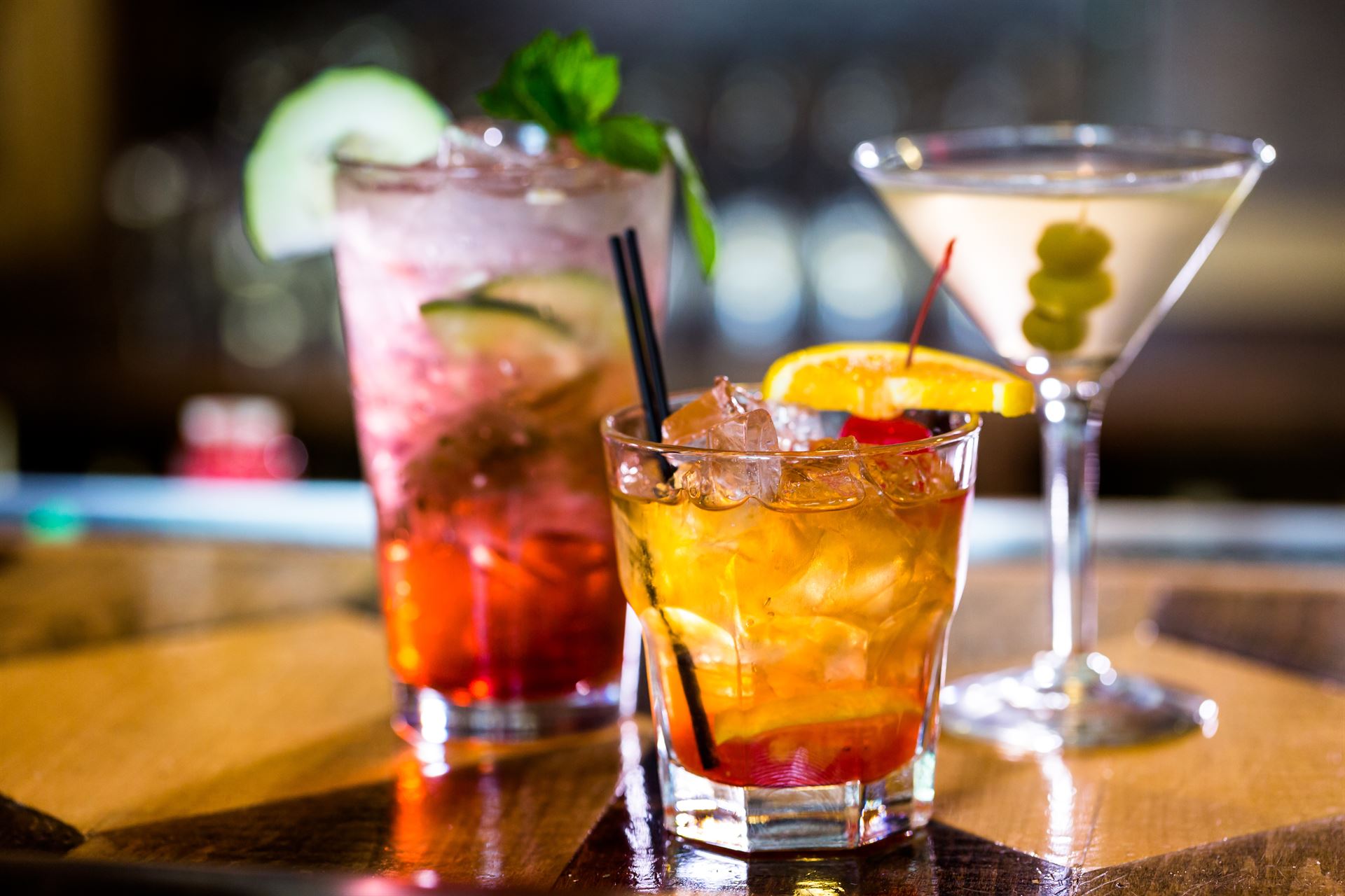 Notre bar à cocktails à Dijon vous accueille dans un cadre convivial. Nous vous faisons découvrir nos délicieux cocktails